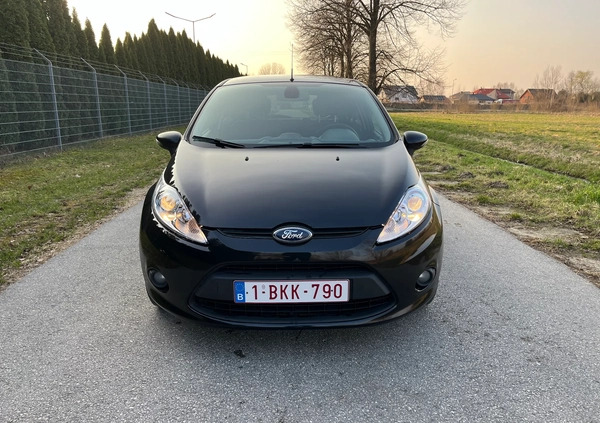 Ford Fiesta cena 16900 przebieg: 175342, rok produkcji 2011 z Opoczno małe 277